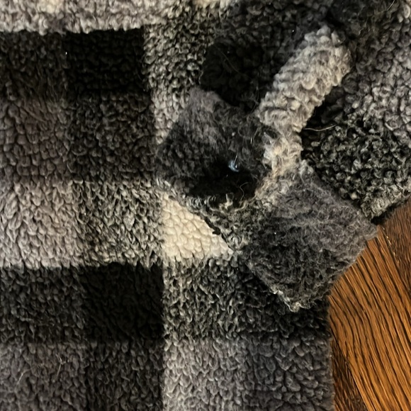 Cozy warm jacket for a boy or a girl. Fit size 10 to 12. - Picture 4 of 5